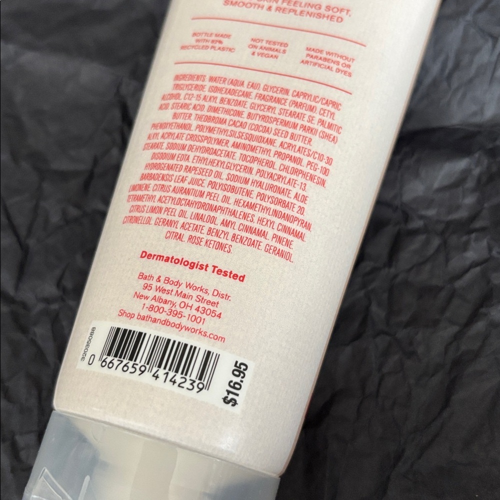 🎊3$20 Bath & Body Works Pretty As A Peach Body Cream 8 oz - Picture 2 of 2